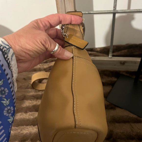 Coach Vintage Hobo - Picture 8 of 11